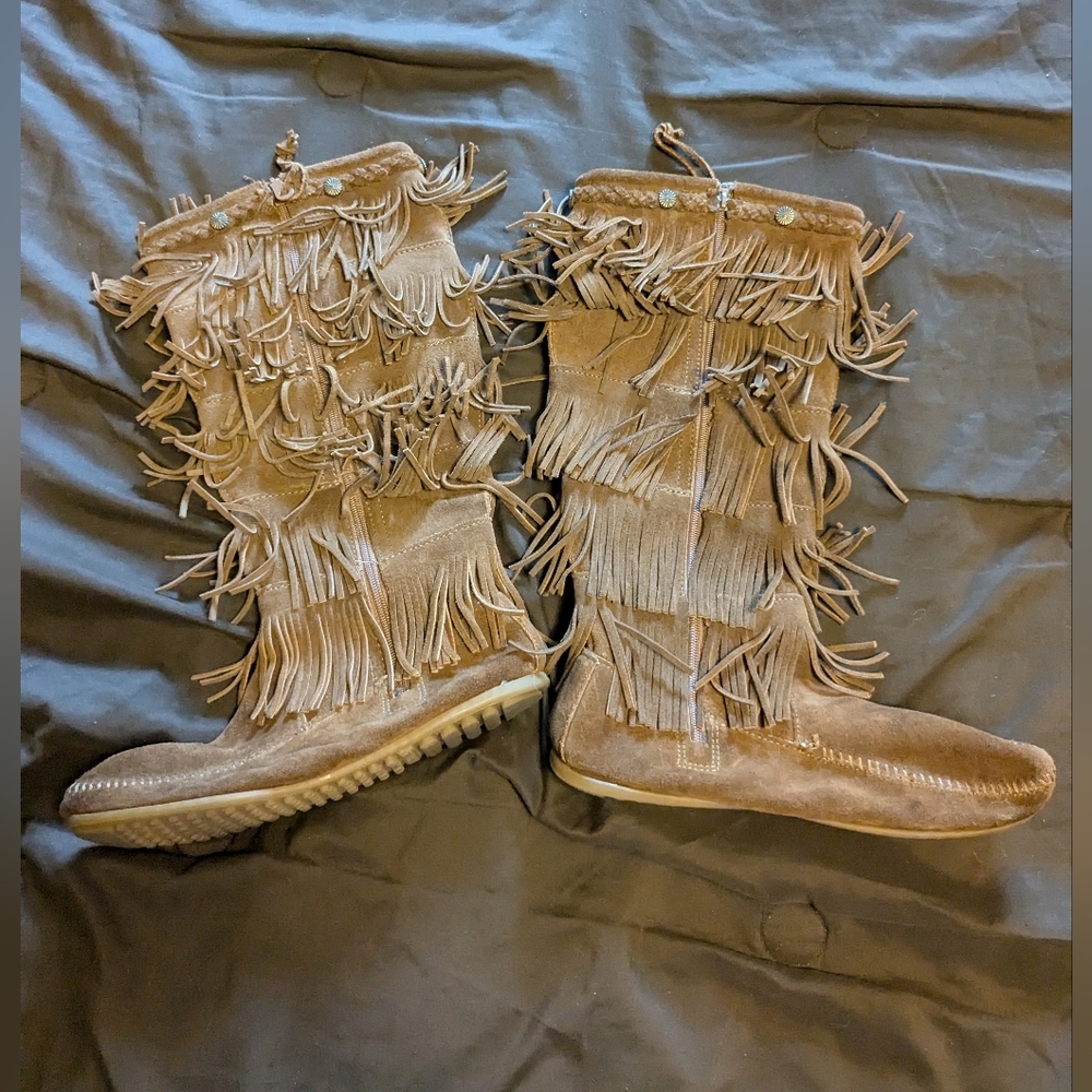 Minnetonka fringe moccasins
